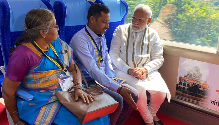 PM Modi in Vande Bharat Express