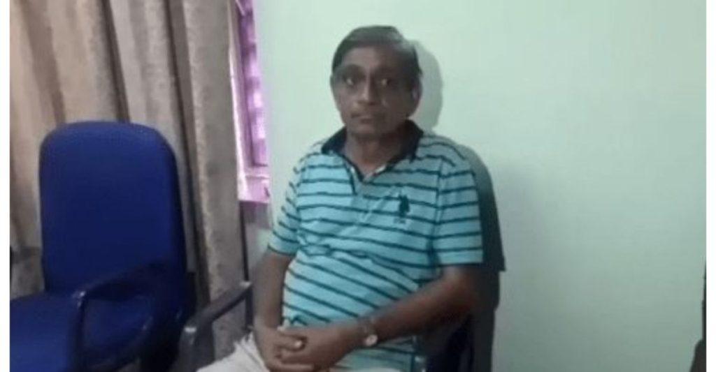 Varanasi Peon Caught Taking Bribe: वाराणसी के पुलिस लाइन अस्पताल में एक चपरासी को मेडिकल बिल पास कराने के नाम पर ₹4,500 की रिश्वत लेते रंगे